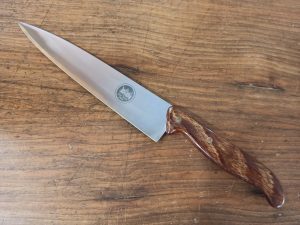 Due Buoi Coltello da Cuoco - Lama cm 15 Manico in Legno Resinato e Pressato